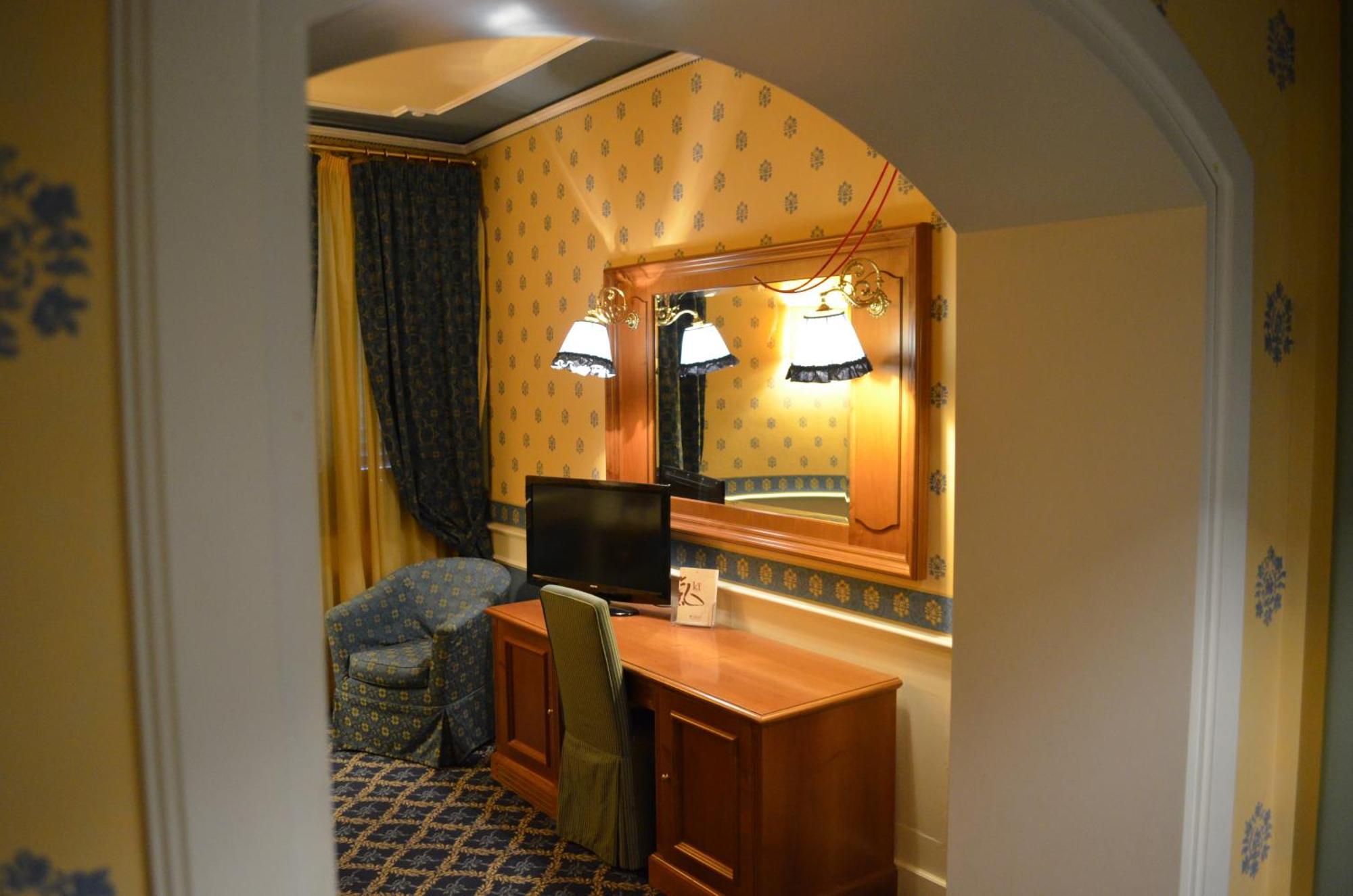 Grand Hotel Nizza Et Suisse มอนเตกาตินี แตร์เม ภายนอก รูปภาพ