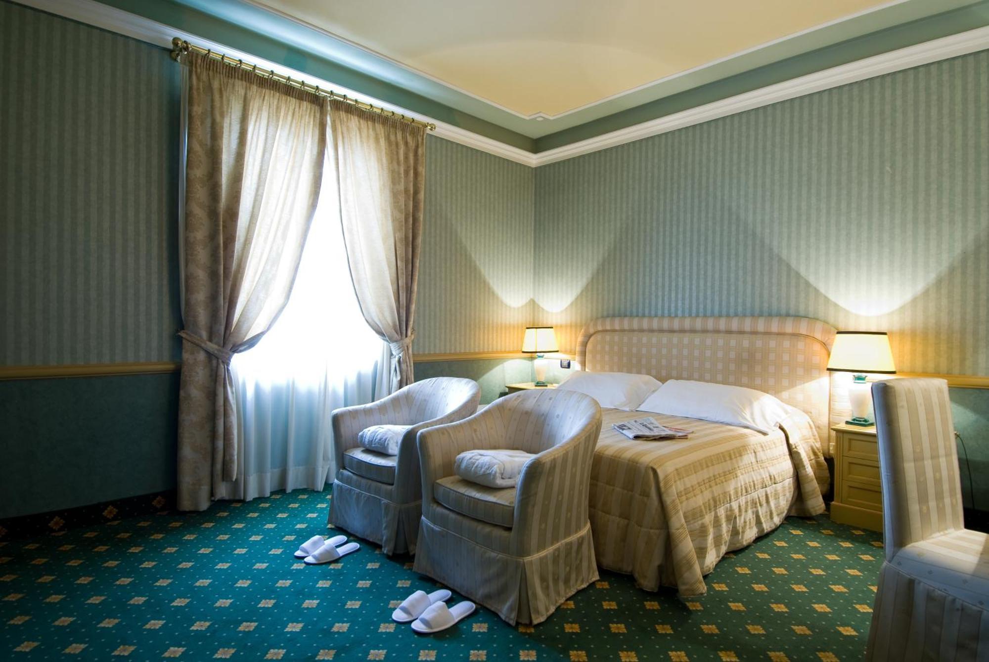 Grand Hotel Nizza Et Suisse มอนเตกาตินี แตร์เม ภายนอก รูปภาพ