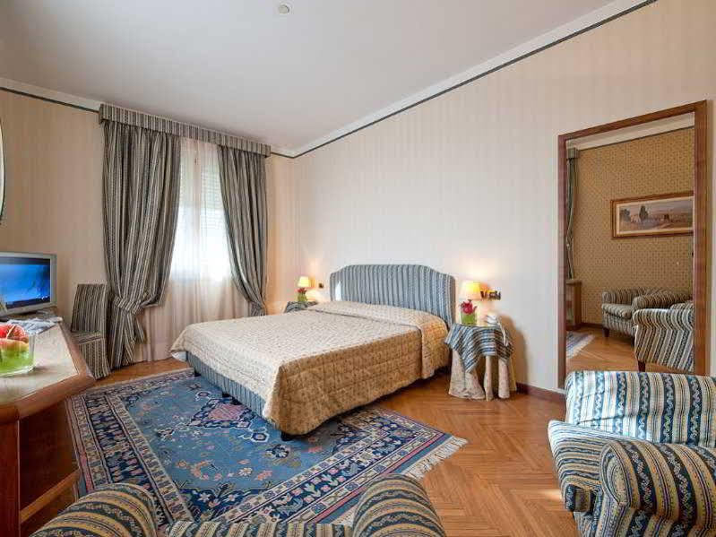Grand Hotel Nizza Et Suisse มอนเตกาตินี แตร์เม ภายนอก รูปภาพ